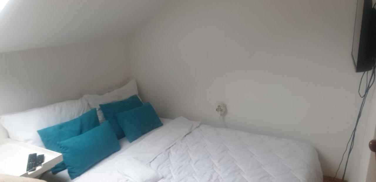 Apartmani Emerald Dream Novi Sad Buitenkant foto